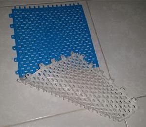 کفپوش ضدلغزش دور حمام واستخر